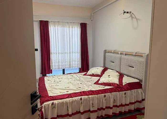 Huzurlu Aile Evi Guevenlikli Havuzlu Site * 库萨达斯