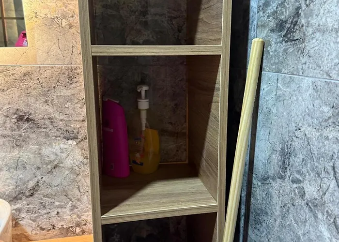 Huzurlu Aile Evi Guevenlikli Havuzlu Site Kusadası