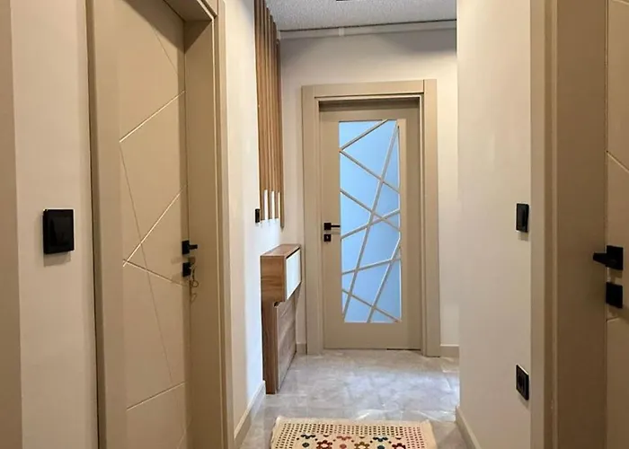 Apartman Huzurlu Aile Evi Guevenlikli Havuzlu Site