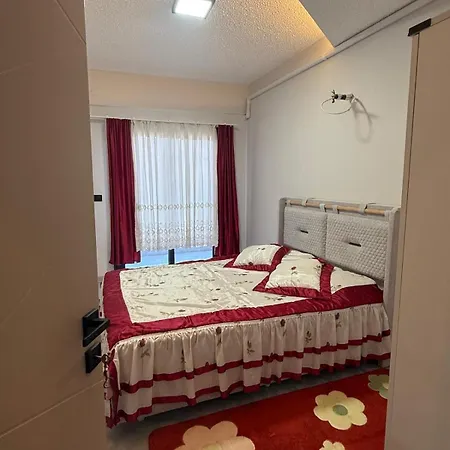Huzurlu Aile Evi Guevenlikli Havuzlu Site * Kusadası