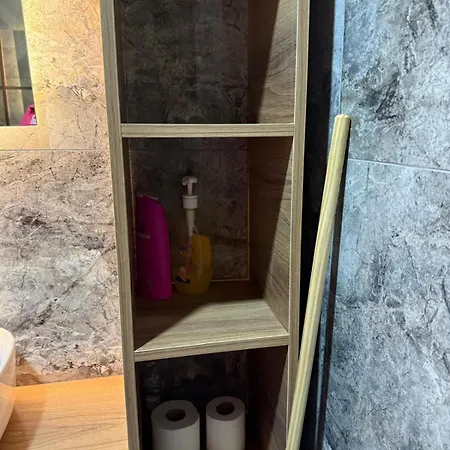Huzurlu Aile Evi Guevenlikli Havuzlu Site Kusadası