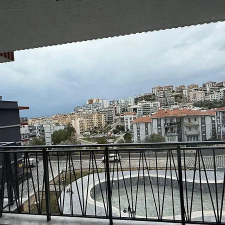 Huzurlu Aile Evi Guevenlikli Havuzlu Site