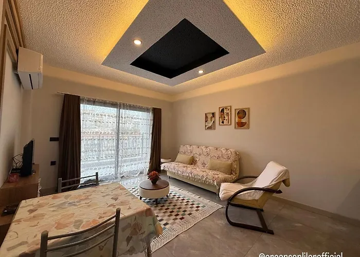 Huzurlu Aile Evi Guevenlikli Havuzlu Site Kusadasi